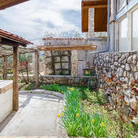 بيت للعطل House Marija *